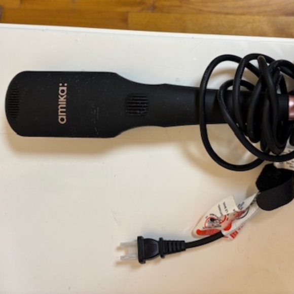 Amika - Polished Perfection Straightening Brush - Picture 2 of 3